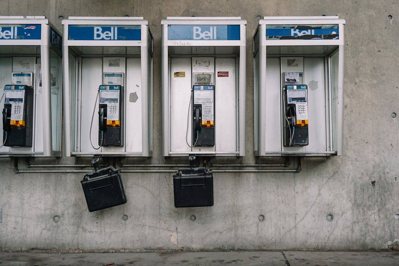 Photo by Maarten van den Heuvel: https://www.pexels.com/photo/old-public-phones-in-city-4254896/